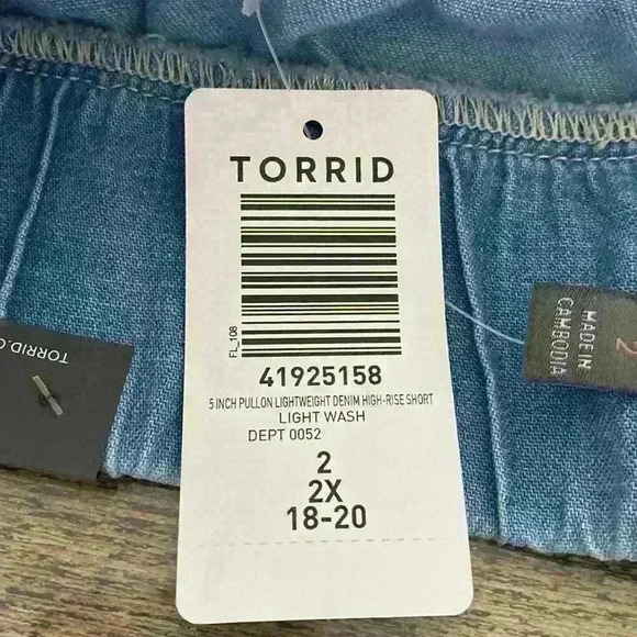 NWT TORRID 5 Inch Pull-on Lightweight Denim High-Rise Short in Light Wash - Picture 5 of 5